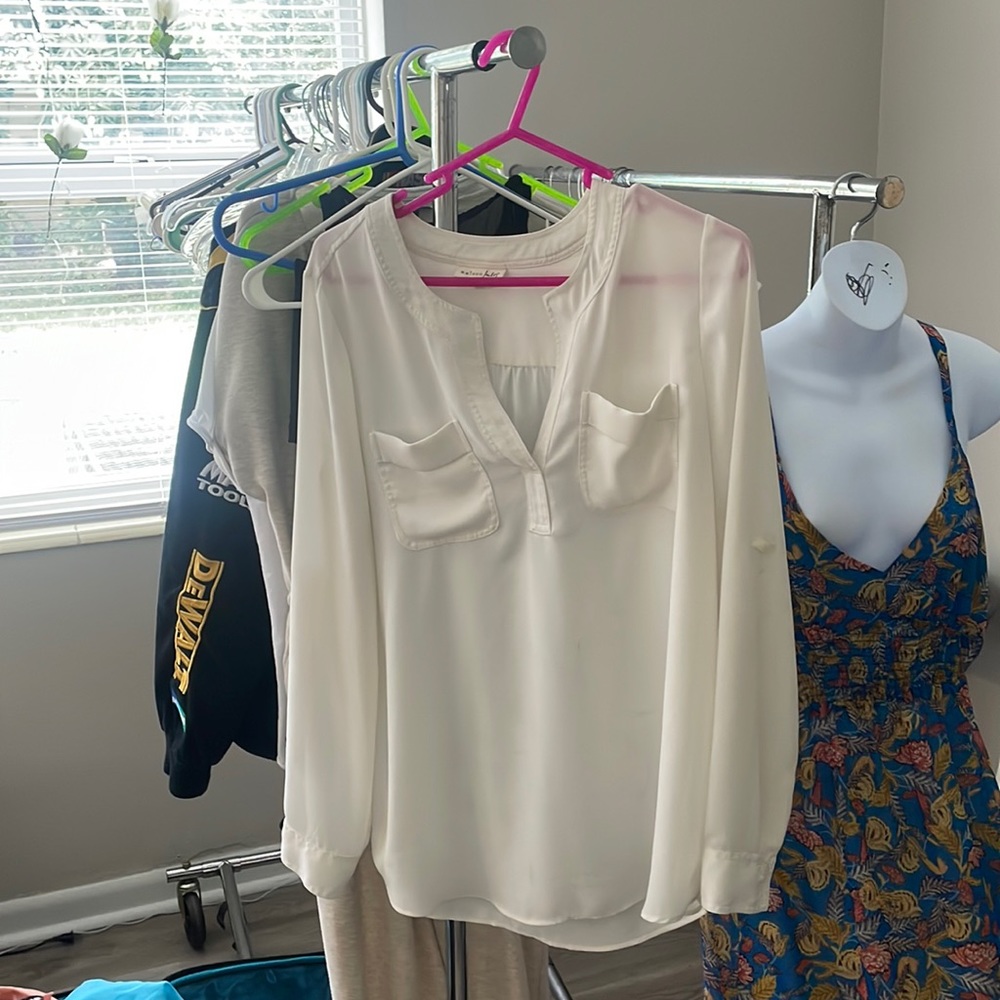 Hello I have a Madison Jules v neck jasper crepe blouse